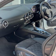 Audi TT TFSI S LINE BLACK EDITION 4