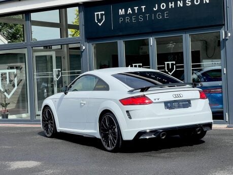 Audi TT TFSI S LINE BLACK EDITION 2