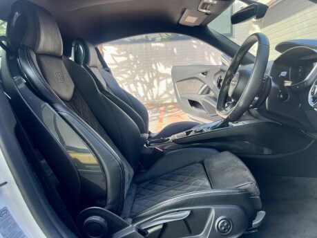 Audi TT TFSI S LINE BLACK EDITION 3