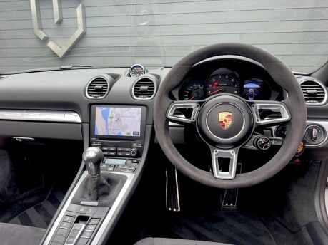 Porsche 718 BOXSTER GTS 4