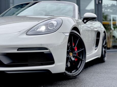 Porsche 718 BOXSTER GTS 9