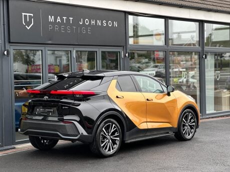 Toyota C-HR PREMIERE EDITION 28