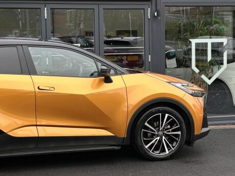 Toyota C-HR PREMIERE EDITION 29
