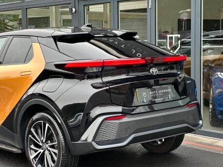 Toyota C-HR PREMIERE EDITION 30