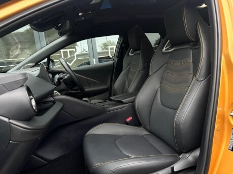 Toyota C-HR PREMIERE EDITION 32