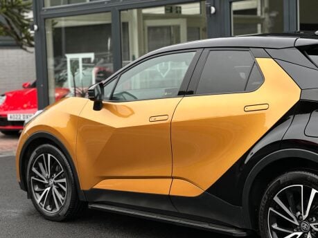 Toyota C-HR PREMIERE EDITION 33