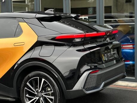 Toyota C-HR PREMIERE EDITION 34