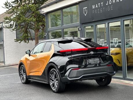 Toyota C-HR PREMIERE EDITION 35