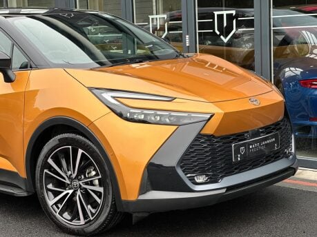 Toyota C-HR PREMIERE EDITION 44