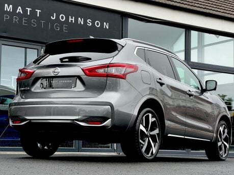 Nissan Qashqai DIG-T TEKNA PLUS 2