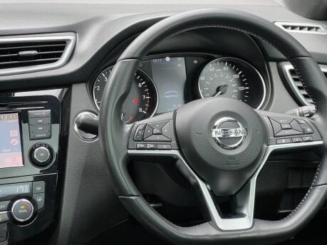 Nissan Qashqai DIG-T TEKNA PLUS 8