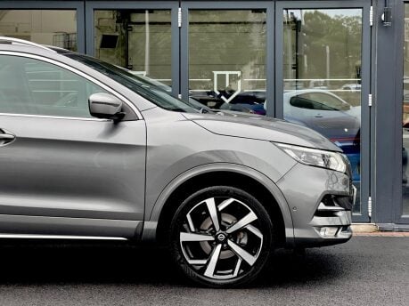 Nissan Qashqai DIG-T TEKNA PLUS 10