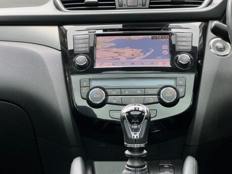 Nissan Qashqai DIG-T TEKNA PLUS 18