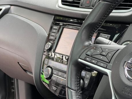 Nissan Qashqai DIG-T TEKNA PLUS 22