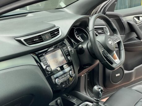 Nissan Qashqai DIG-T TEKNA PLUS 28