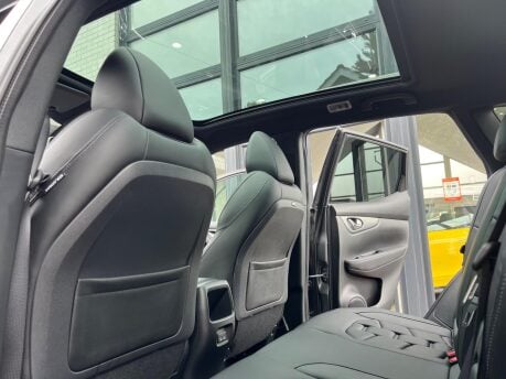 Nissan Qashqai DIG-T TEKNA PLUS 33