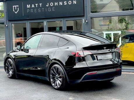 Tesla Model Y PERFORMANCE AWD 2