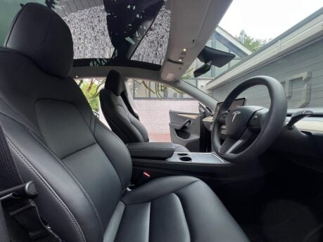 Tesla Model Y PERFORMANCE AWD 9