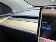 Tesla Model Y PERFORMANCE AWD 14