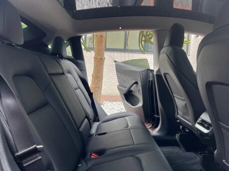 Tesla Model Y PERFORMANCE AWD 24