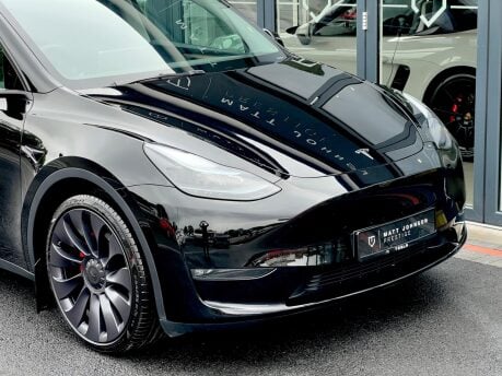 Tesla Model Y PERFORMANCE AWD 36