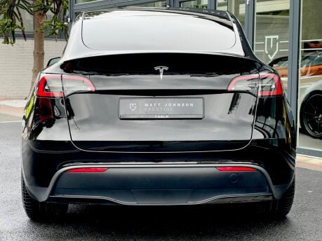 Tesla Model Y PERFORMANCE AWD 10