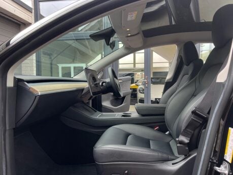 Tesla Model Y PERFORMANCE AWD 30