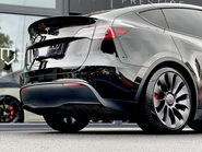 Tesla Model Y PERFORMANCE AWD 17