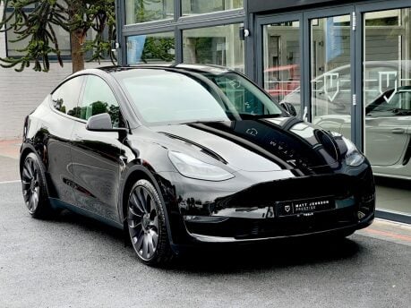 Tesla Model Y PERFORMANCE AWD 37
