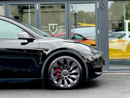 Tesla Model Y PERFORMANCE AWD 35