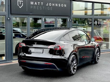 Tesla Model Y PERFORMANCE AWD 6