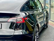 Tesla Model Y PERFORMANCE AWD 23
