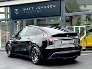 Tesla Model Y PERFORMANCE AWD 18