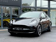 Tesla Model Y PERFORMANCE AWD 29