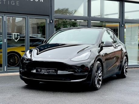 Tesla Model Y PERFORMANCE AWD 29
