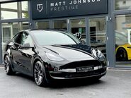 Tesla Model Y PERFORMANCE AWD 33