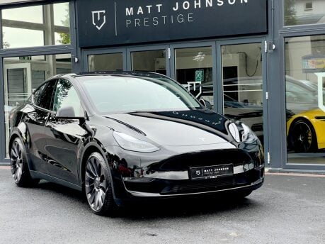 Tesla Model Y PERFORMANCE AWD 33