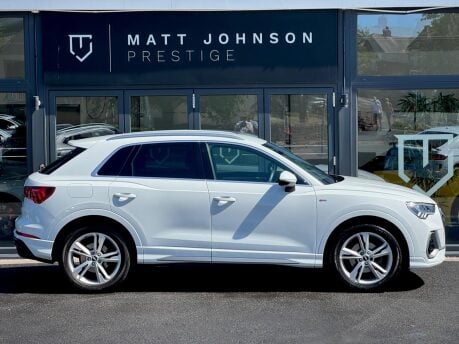 Audi Q3 TFSI S LINE MHEV 20