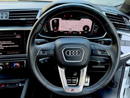Audi Q3 TFSI S LINE MHEV 4