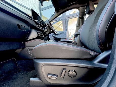 Ford Kuga ST-LINE 25