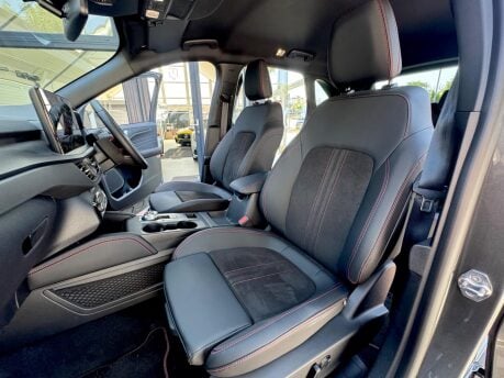 Ford Kuga ST-LINE 26