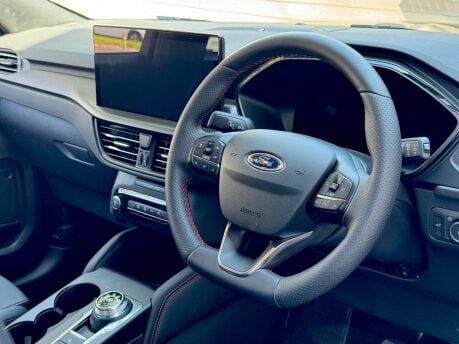 Ford Kuga ST-LINE 29