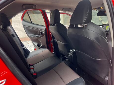 Toyota Yaris Cross EXCEL 17
