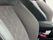 Toyota Yaris Cross EXCEL 13