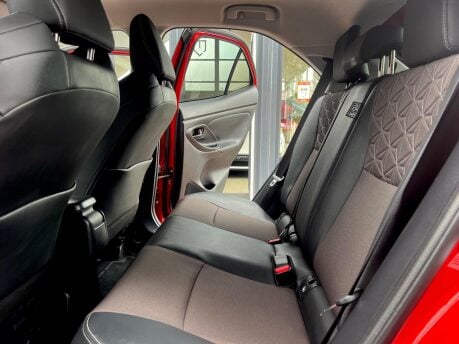 Toyota Yaris Cross EXCEL 22