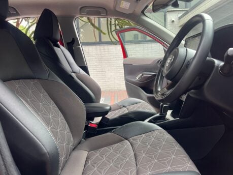 Toyota Yaris Cross EXCEL 15