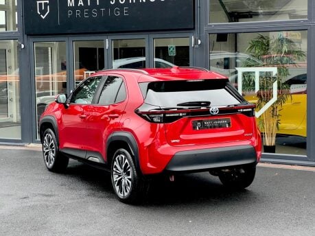 Toyota Yaris Cross EXCEL 8
