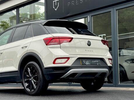 Volkswagen T-Roc STYLE TSI DSG 29