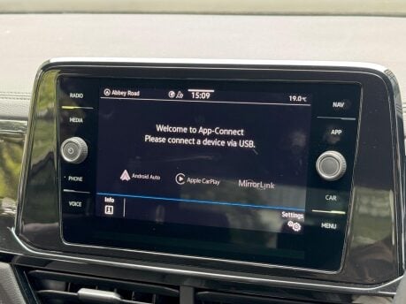Volkswagen T-Roc STYLE TSI DSG 55