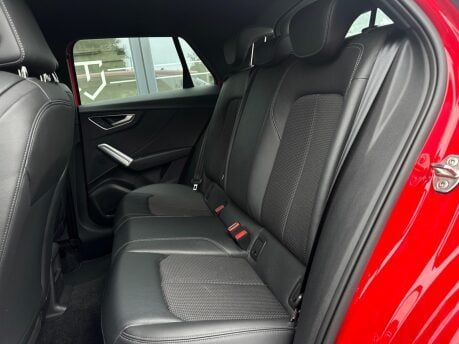 Audi Q2 TFSI S LINE 25